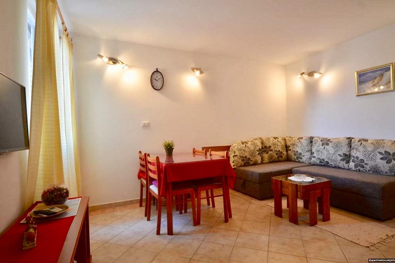 Apartment Dana Rovinj Exterior photo