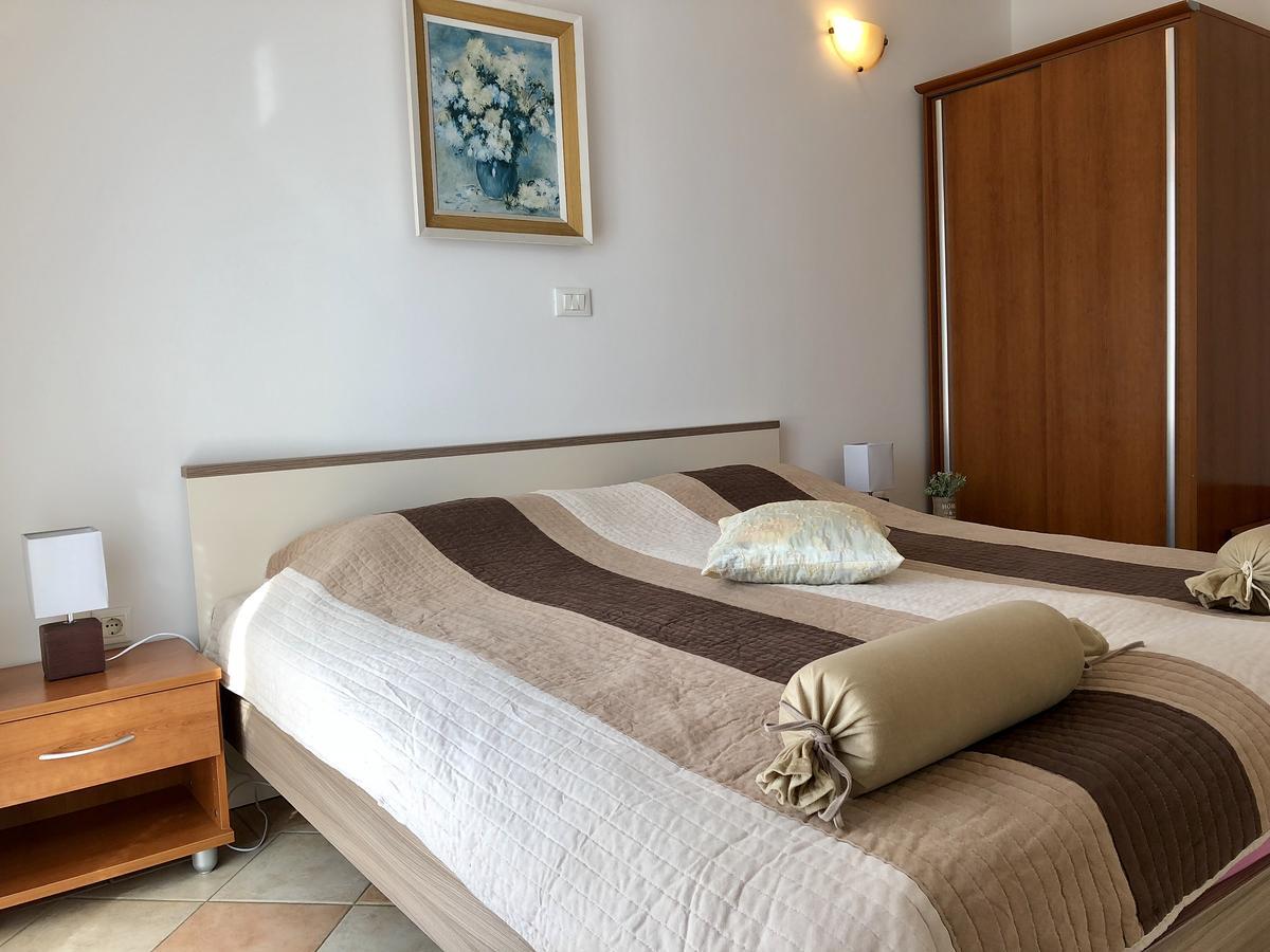Apartment Dana Rovinj Exterior photo